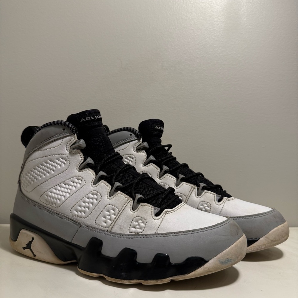 Air Jordan 9 Retro Barons Men’s Size 8 Grey White Black Athletic Basketball Shoe